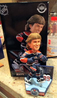 1 Troy Oz Silver Coin or Gretzky RARE Stats Bobblehead