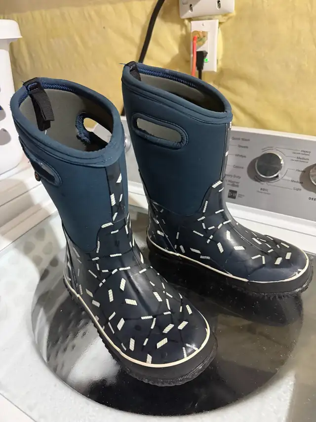 Kids BOGS Boots in Kids & Youth in Oshawa / Durham Region - Image 3