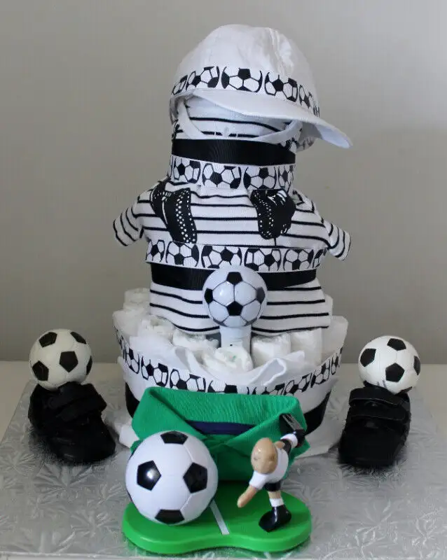 Lots of Diaper Cakes in Other in Guelph - Image 2