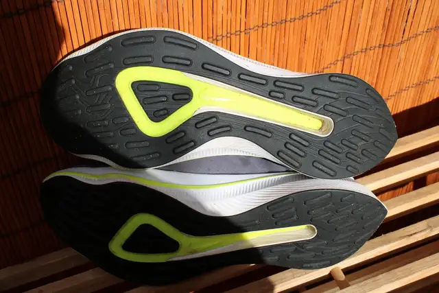 Nike running shoes men’s size US 11 or EU 45 or UK 10 NIKE EXP-X in Men's Shoes in City of Toronto - Image 4