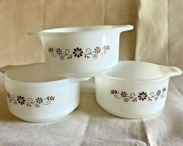 Pyrex ,dishware, vision , pots ,Aluminum pots in Kitchen & Dining Wares in Winnipeg - Image 10