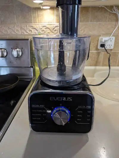 Everus 600watt food processor multifunction, multi speed For vegi, meat, salads, potato cheeps and m...