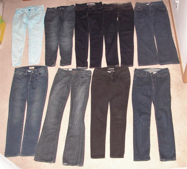 Levis, Am. Eagle, Bootlegger & more - sz 0 to 5, 24 to 27 waist in Women's - Bottoms in Strathcona County - Image 4