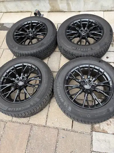 Set of (4) 18”rims and winter tires off from RX350 2022. Yes available . Leave number if interested...