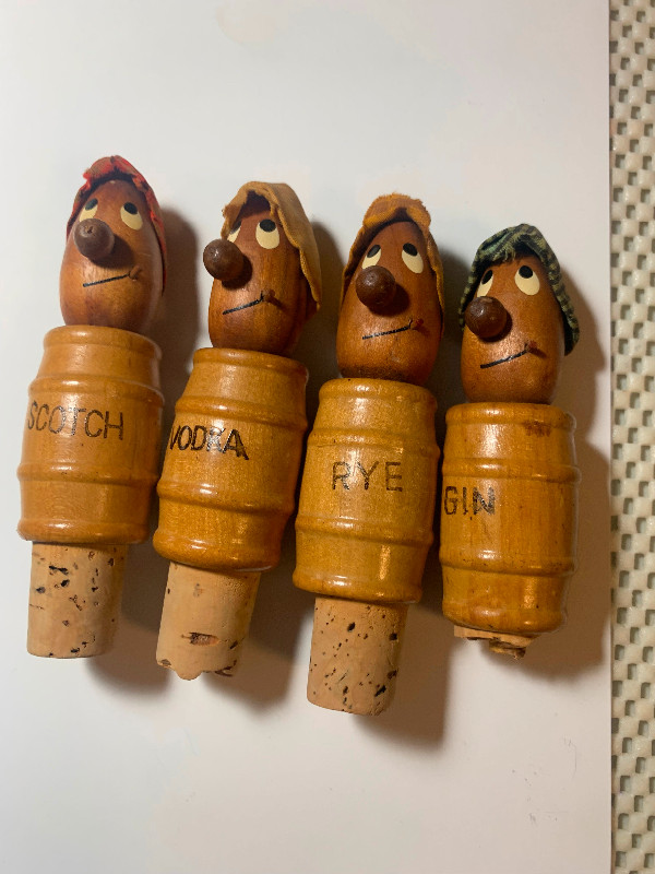 VINTAGE LIQUOR BOTTLE STOPPERS (5) in Arts & Collectibles in Trenton