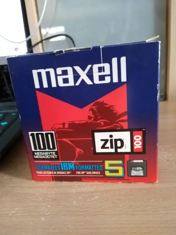 Zip disks/disquettes/New in System Components in Laval / North Shore - Image 2
