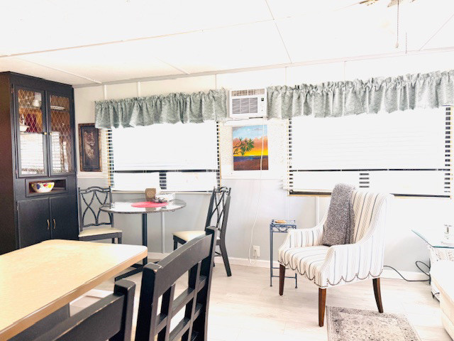 Florida Mobile Home For Sale in Houses for Sale in St. Catharines - Image 3