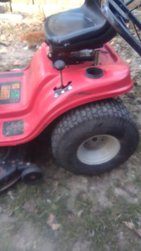 **sale pending**  REDUCED***TROY BUILT RIDING LAWNMOWER