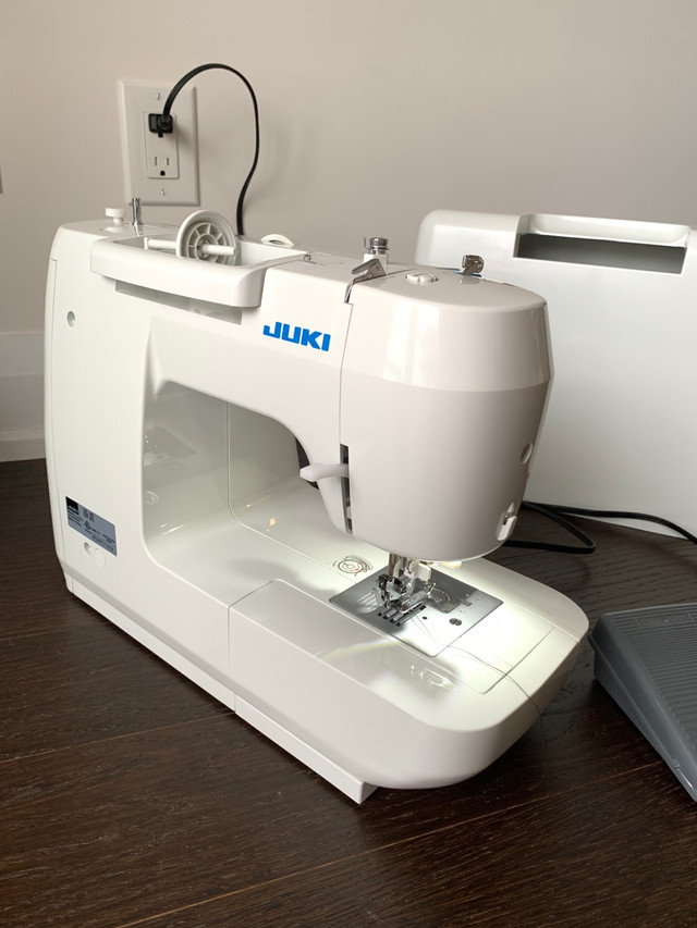 JUKI sewing machine  in Hobbies & Crafts in City of Toronto - Image 4