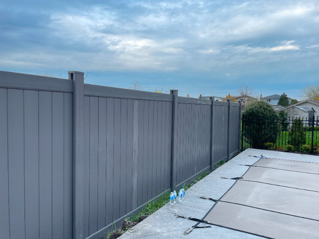 Charcoal colour vinyl fence Hot sale in Decks & Fences in Mississauga / Peel Region - Image 2
