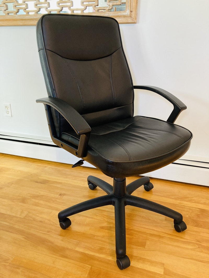 Like new office chair with adjustable height & tilt Chairs