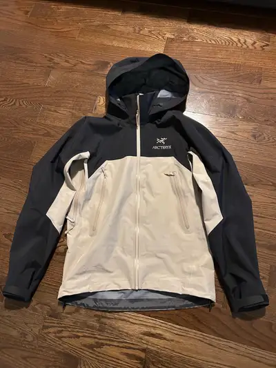 Size small. Bought at mid last year. Just worn for walking around the community couple times. Almost...