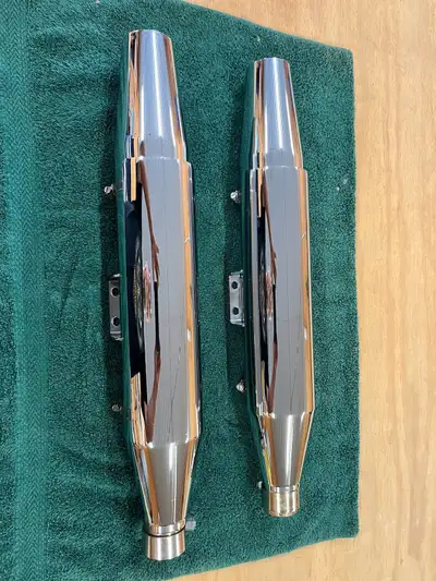 Harley Heritage Softail Classic exhaust pipes. Stock pipes in perfect condition. Fits most 2018 and...