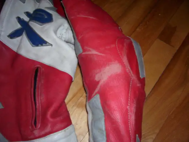 moto manteau de cuir biker leather jacket for race track in Motorcycle Parts & Accessories in City of Montréal - Image 4