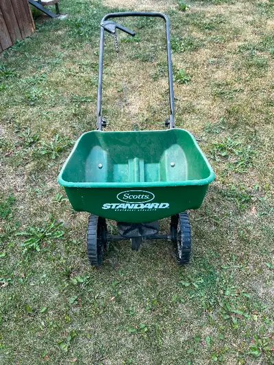 Scott’s broadcast spreader Like new condition $40.00 Call or text 403-999-6333