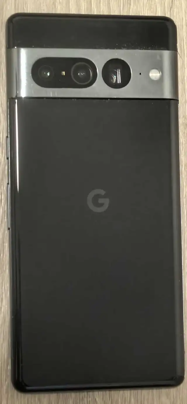 Google Pixel 7 Pro - 128GB Black in Cell Phones in Penticton - Image 3