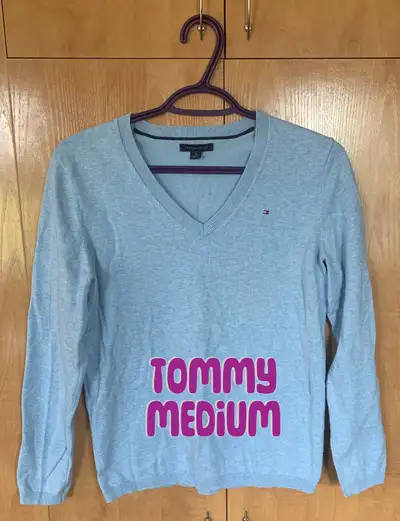 Marque TOMMY : 1 medium et 1 large - 10$ chacun - VOIR DÉTAILS, View more