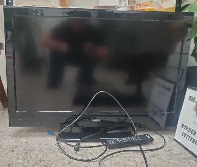 Sanyo LCD 32" TV with remote , View more