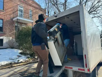 JUNK REMOVAL MONTREAL – FAST & AFFORDABLE! Need junk gone today? We’ve got you covered! ✅ Furniture...
