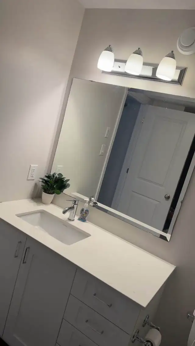 Apartment  in Room Rentals & Roommates in Ottawa - Image 4