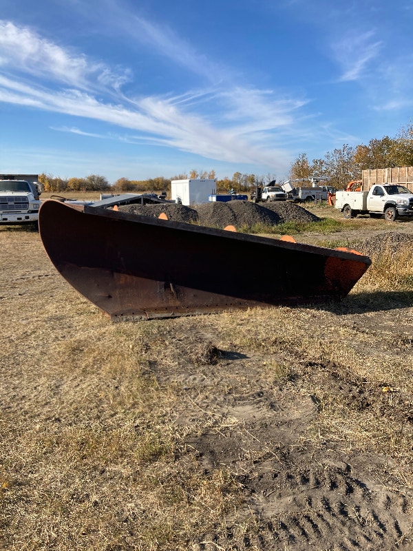 Snow plow Heavy Equipment Saskatoon Kijiji