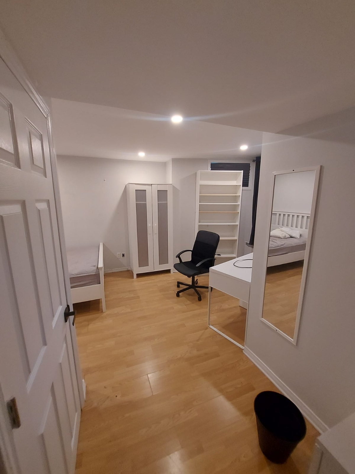 Cession de bail – Grande chambre meublée, TOUT inclus - FILLE — photo 2