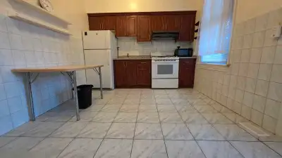 downtown three room two bath unit for rent now