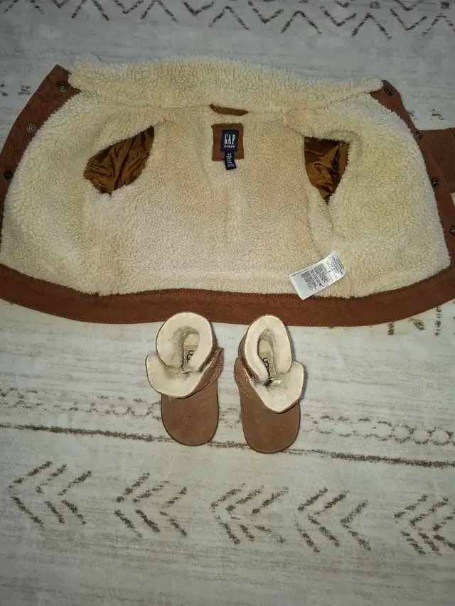 Gap jacket and Ugg boots in Clothing - 12-18 Months in Markham / York Region - Image 4