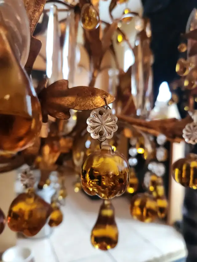 SALE All ORIGINAL Vintage Italian Gold Gilt FRUIT CHANDELIER in Indoor Lighting & Fans in Markham / York Region - Image 10