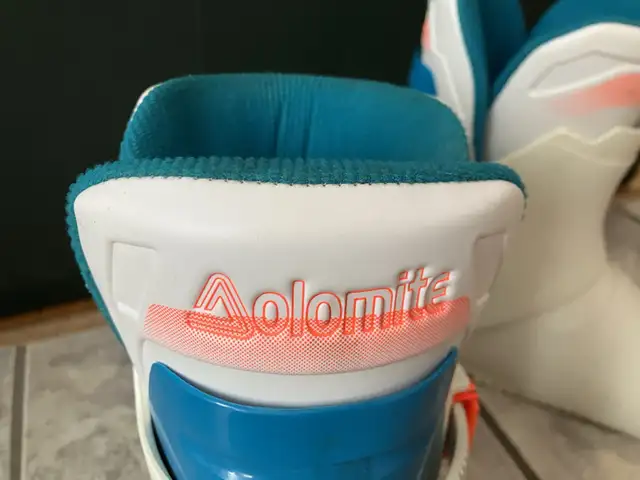 Ski boots size five  in Ski in Markham / York Region - Image 4
