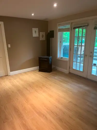 Very spacious one bedroom apartment in heart of cedarvale. Approximately 900 square feet. Ideal for...