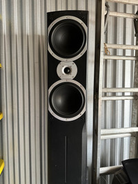 Pair of Quest QT88 Tower Speakers 200 watts