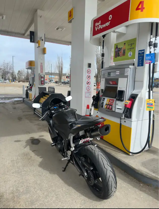2007 Honda Cbr 600rr in Sport Bikes in Edmonton - Image 4