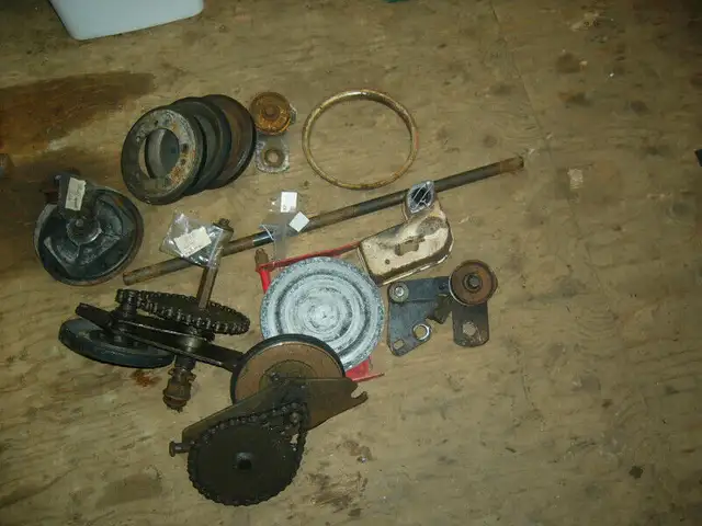 souffleuse beaucoup de pièces a vendre pour souffleuses in Snowblowers in Québec City - Image 9