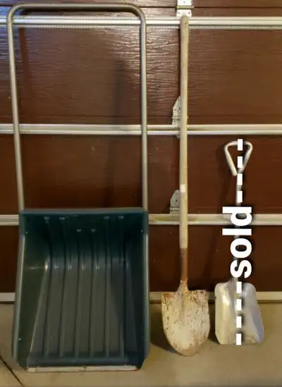 Sleigh Snow shovel and 2 shovels, View more