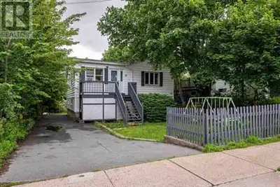 4 bed,2 Bath, 2 Kitchen 2-unit/ 2 level house separate entry