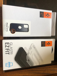 Iphone 14Pro Spigen Case and Screen Protector