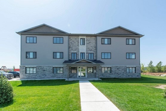 2 and 3 bedroom units for rent in Almonte 1