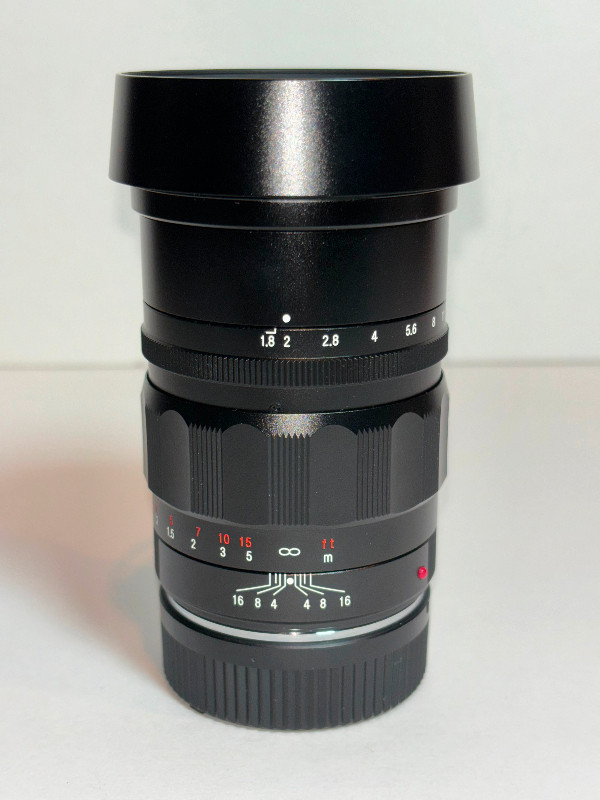 Heliar Classic 75mm F1.8 Lens for Leica Camera in Cameras & Camcorders in Edmonton