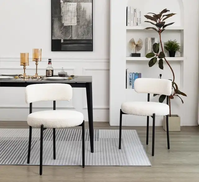 Modern Accent Chair in Chairs & Recliners in Ottawa - Image 2