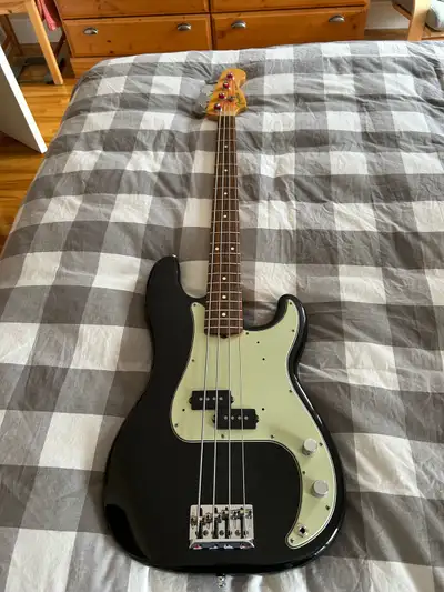 Fender American Standard Precision Bass, View more