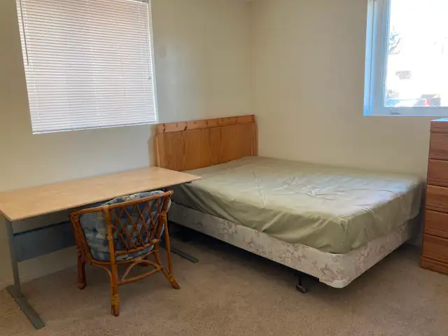 Room for rent close to U of L—male only