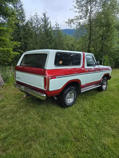1978 Ford Bronco Very nice paint and body V8 engine Automatic transmission Runs very nice