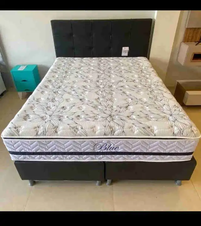 matelas available in Beds & Mattresses in City of Montréal - Image 2