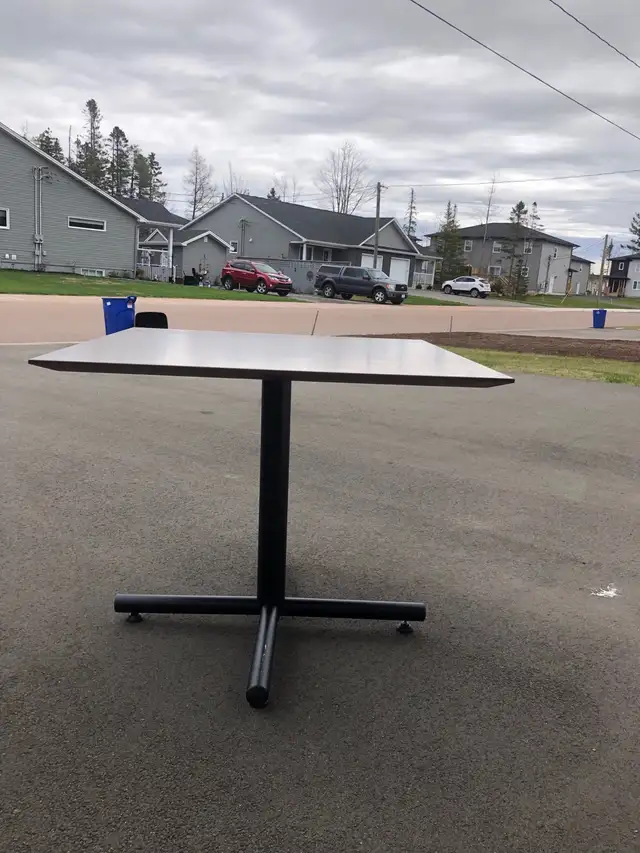 Square Table in Dining Tables & Sets in Moncton - Image 3