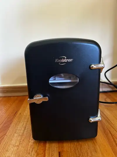 Mini fridge/Mine Freezer, View more
