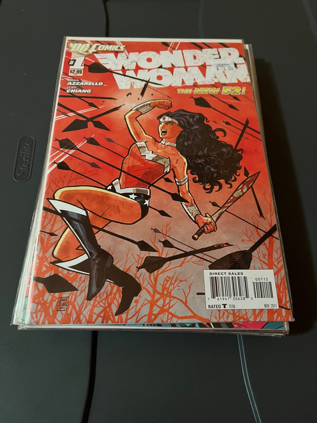 Wonder Woman DC New 52 comic books in Comics & Graphic Novels in Oshawa / Durham Region