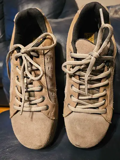 Ladies Dakota Tarantula anti- slip steel toed work shoes. Arch support Size 7.5 EE Like new $50 OBO