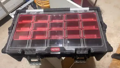 *NEW* Keter Master Pro Cantilever Tool Box, View more