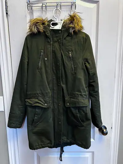Women’s jacket from Ricki’s - SIZE SMALL (Army green colour) In great condition Only worn a couple o...